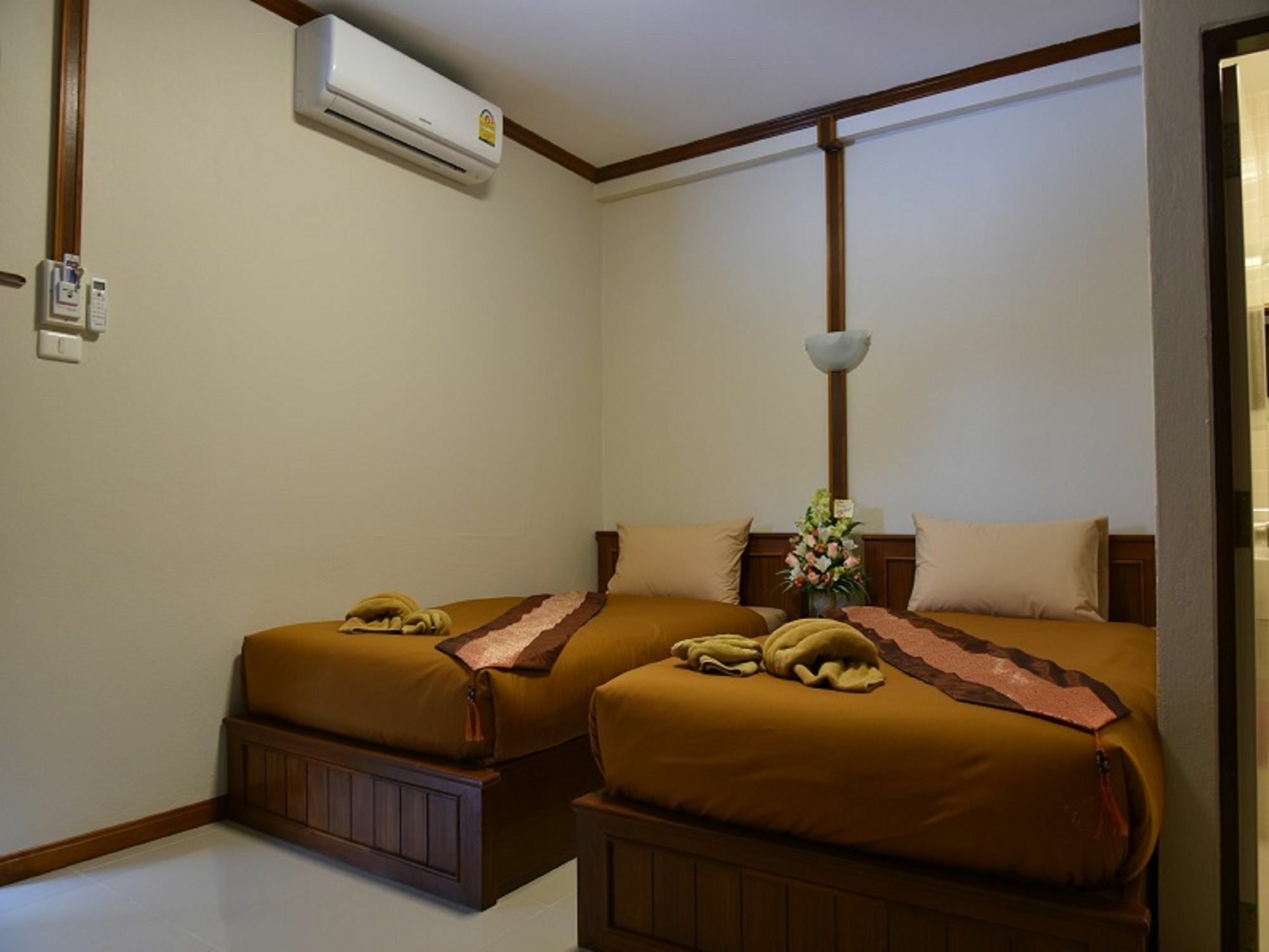 ราชาดาเพลส Hotel Krabi ภายนอก รูปภาพ